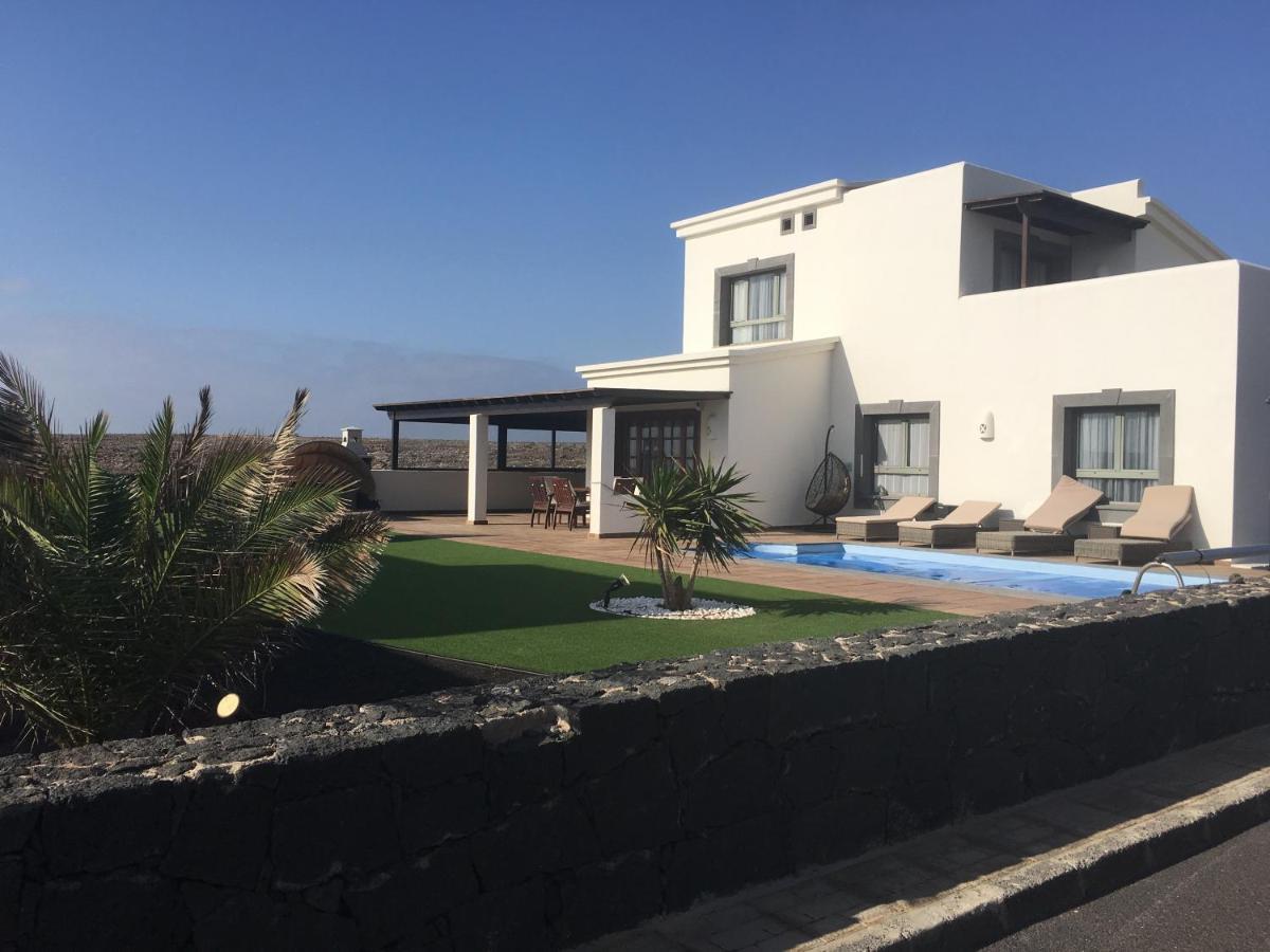 Luxury 3Bed Villa With Heated Private Pool, Full Sky And Free Wifi Playa Blanca  Zewnętrze zdjęcie